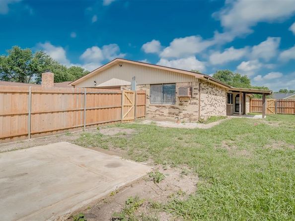 8528  Van Pelt Drive , Dallas Texas 75228