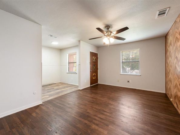 3130  Springfield Avenue , Lancaster Texas 75134