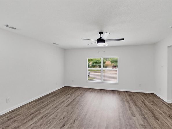205 E Kearney Street , Mesquite Texas 75149