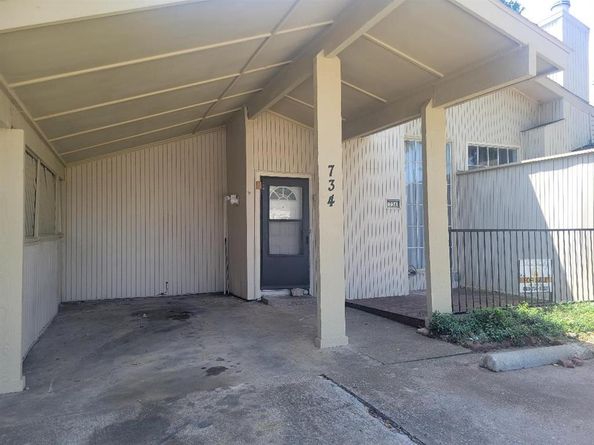 734  Sceptre Circle , Garland Texas 75043