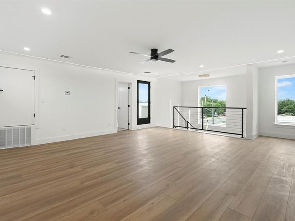4033  Ivanhoe Lane , Dallas Texas 75212