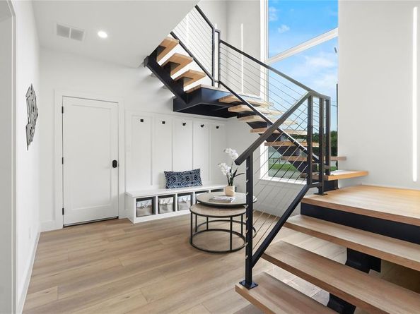 4033  Ivanhoe Lane , Dallas Texas 75212