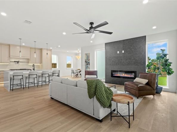 4033  Ivanhoe Lane , Dallas Texas 75212