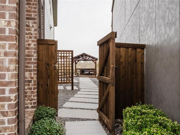 7080  Silverberry Street , Dallas Texas 75231