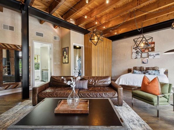 2927  Magnolia Hill Court , Dallas Texas 75201