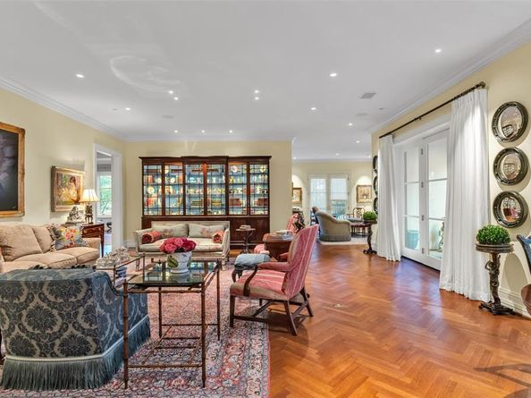 8511  Edgemere Road  201, Dallas Texas 75225