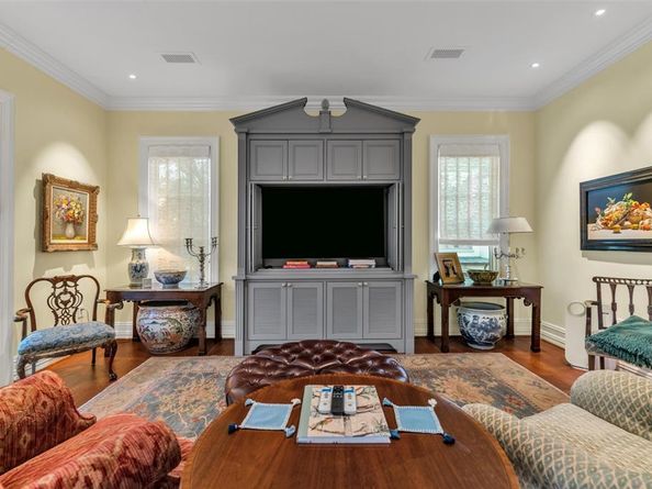 8511  Edgemere Road  201, Dallas Texas 75225