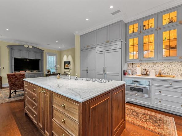 8511  Edgemere Road  201, Dallas Texas 75225