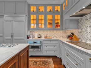 8511  Edgemere Road  201, Dallas Texas 75225