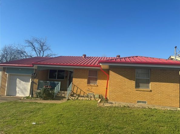 4457  Flo Avenue , Cockrell Hill Texas 75211