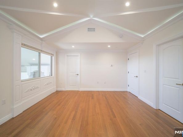 72 Brinkerhoff Terrace, Palisades Park NJ 07650