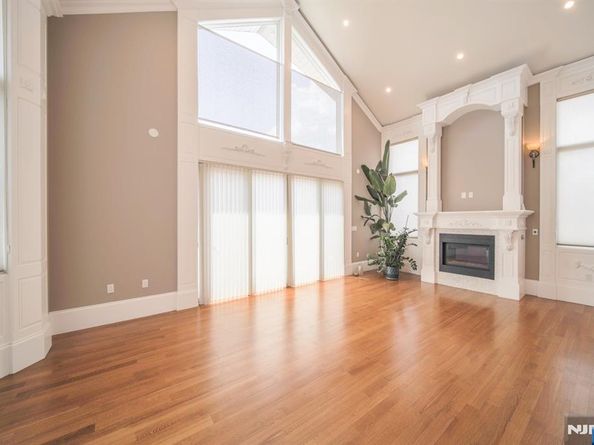 72 Brinkerhoff Terrace, Palisades Park NJ 07650