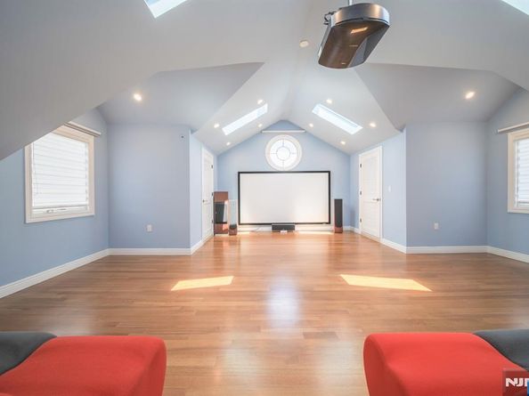 72 Brinkerhoff Terrace, Palisades Park NJ 07650