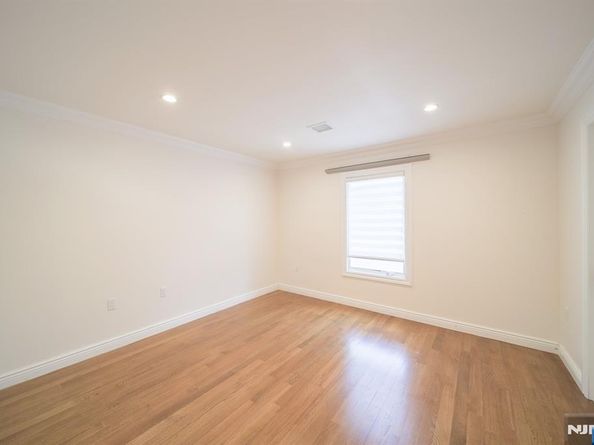 72 Brinkerhoff Terrace, Palisades Park NJ 07650