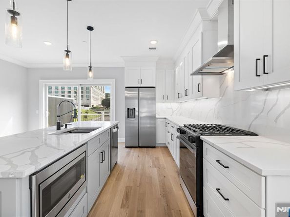 362 Lafayette Avenue, Cliffside Park NJ 07010