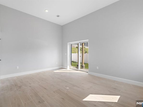 362 Lafayette Avenue, Cliffside Park NJ 07010