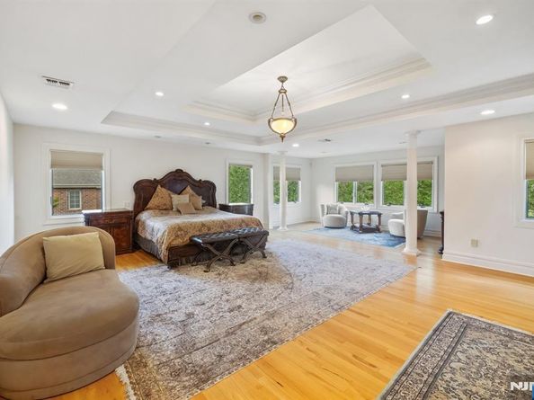 71 Roberts Road, Englewood Cliffs NJ 07632