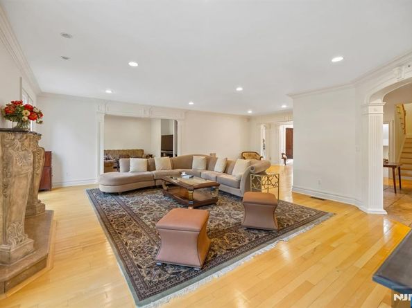 71 Roberts Road, Englewood Cliffs NJ 07632