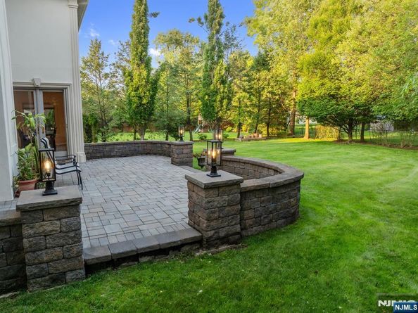 71 Roberts Road, Englewood Cliffs NJ 07632