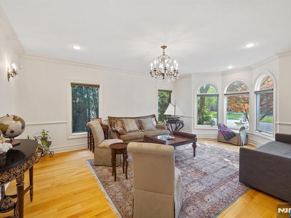 71 Roberts Road, Englewood Cliffs NJ 07632