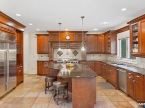 71 Roberts Road, Englewood Cliffs NJ 07632
