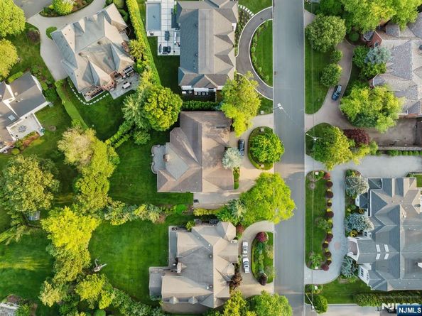 71 Roberts Road, Englewood Cliffs NJ 07632