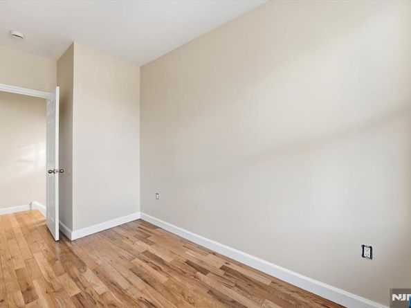 59 Ocean Avenue, Jersey City NJ 07305