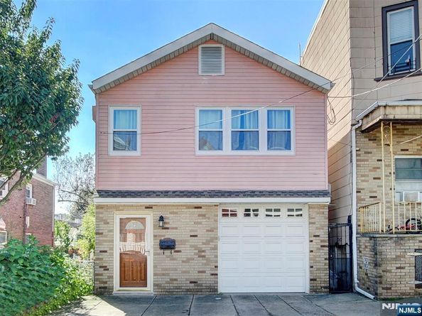 113 Kamp Place, North Bergen NJ 07047