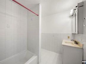 539 Bergen Boulevard, Ridgefield NJ 07657