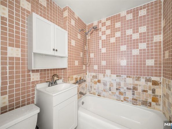 539 Bergen Boulevard, Ridgefield NJ 07657