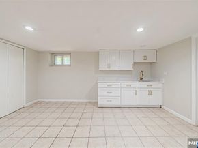 933 Maple Avenue, Ridgefield NJ 07657