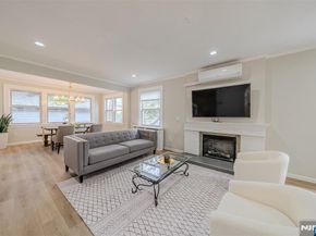 933 Maple Avenue, Ridgefield NJ 07657