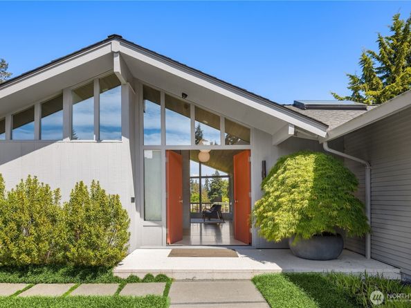 1514 Shenandoah Drive E, Seattle WA 98112