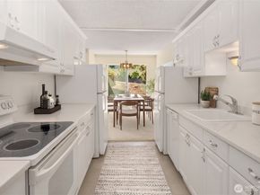 2501 Canterbury Lane E 119, Seattle WA 98112