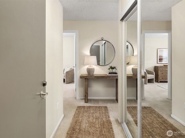 2501 Canterbury Lane E 119, Seattle WA 98112