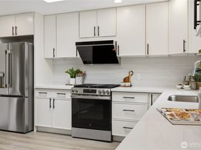 325 105th Ave SE, Bellevue WA 98004