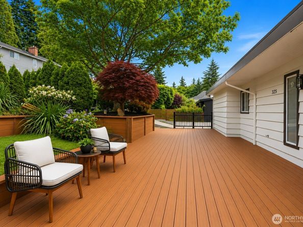 325 105th Ave SE, Bellevue WA 98004