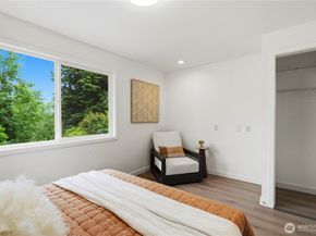 325 105th Ave SE, Bellevue WA 98004