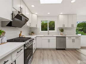 325 105th Ave SE, Bellevue WA 98004