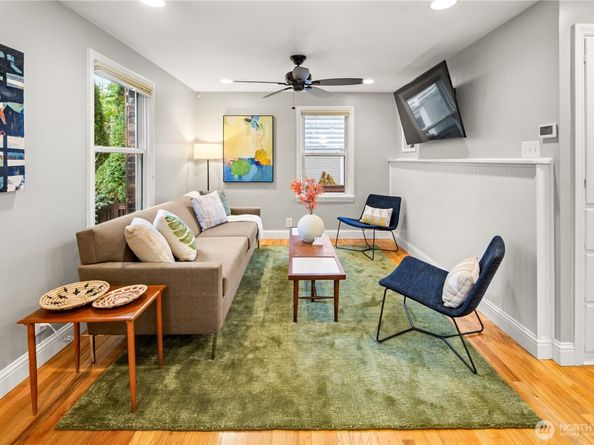 3825 33rd Avenue W, Seattle WA 98199