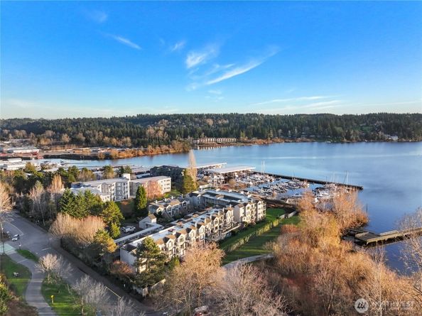 6121 NE 175th Street A402, Kenmore WA 98028