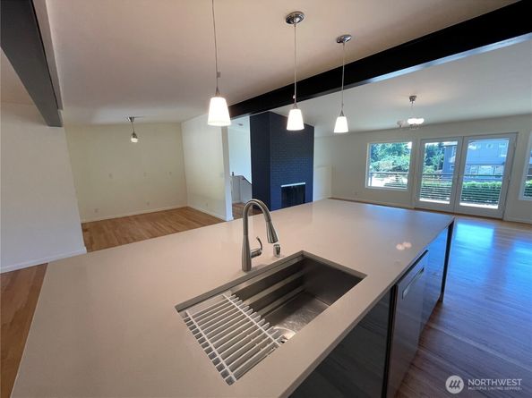 12456 SE 27th Street, Bellevue WA 98005