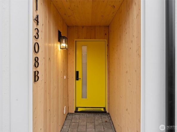 14308 B Roslyn Place N, Seattle WA 98133