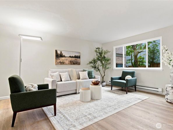 10017 NE 138th Place B4, Kirkland WA 98034