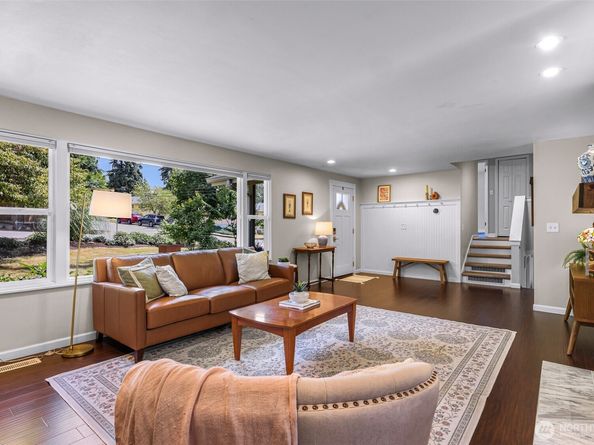 19115 104th Avenue NE, Bothell WA 98011