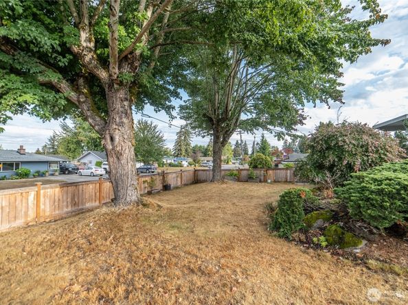 17220 129th Avenue SE, Renton WA 98058