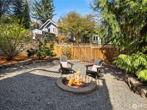 324 NE 54th Street, Seattle WA 98105