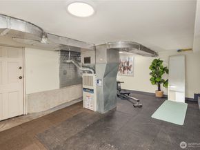 324 NE 54th Street, Seattle WA 98105