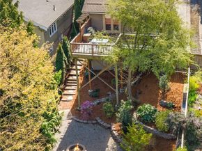 324 NE 54th Street, Seattle WA 98105