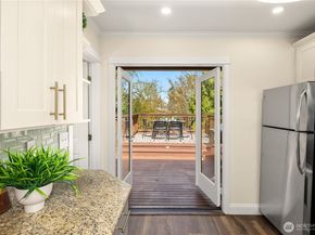 324 NE 54th Street, Seattle WA 98105